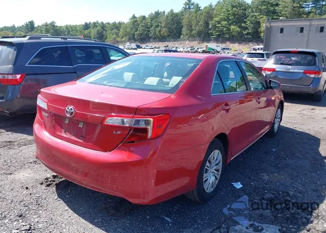 2014 Toyota Camry Le z USA, uszkodzony, nr VIN 4T4BF1FK2ER440566
